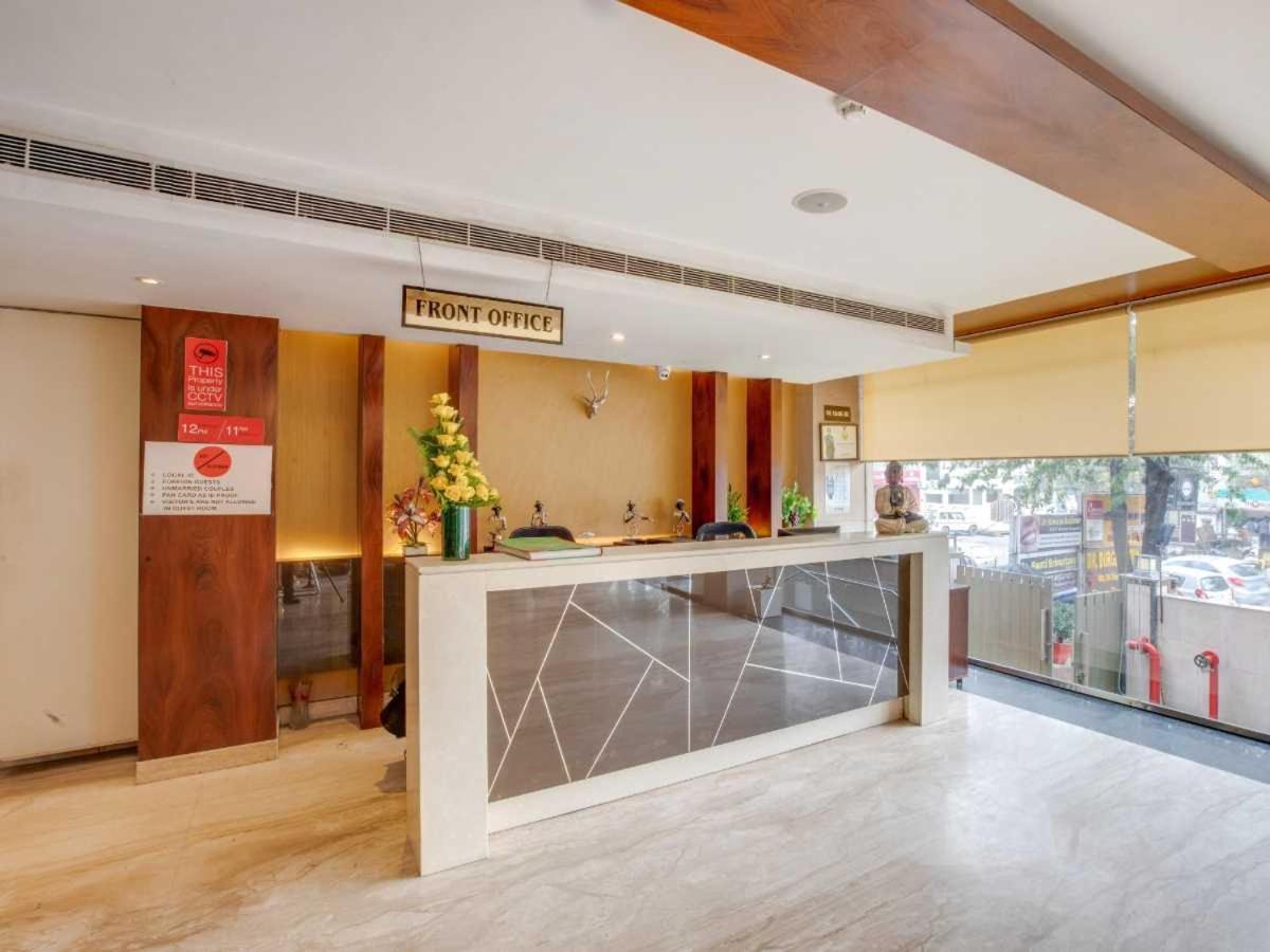 Hotel Sandstone Inn Лакнау Екстериор снимка
