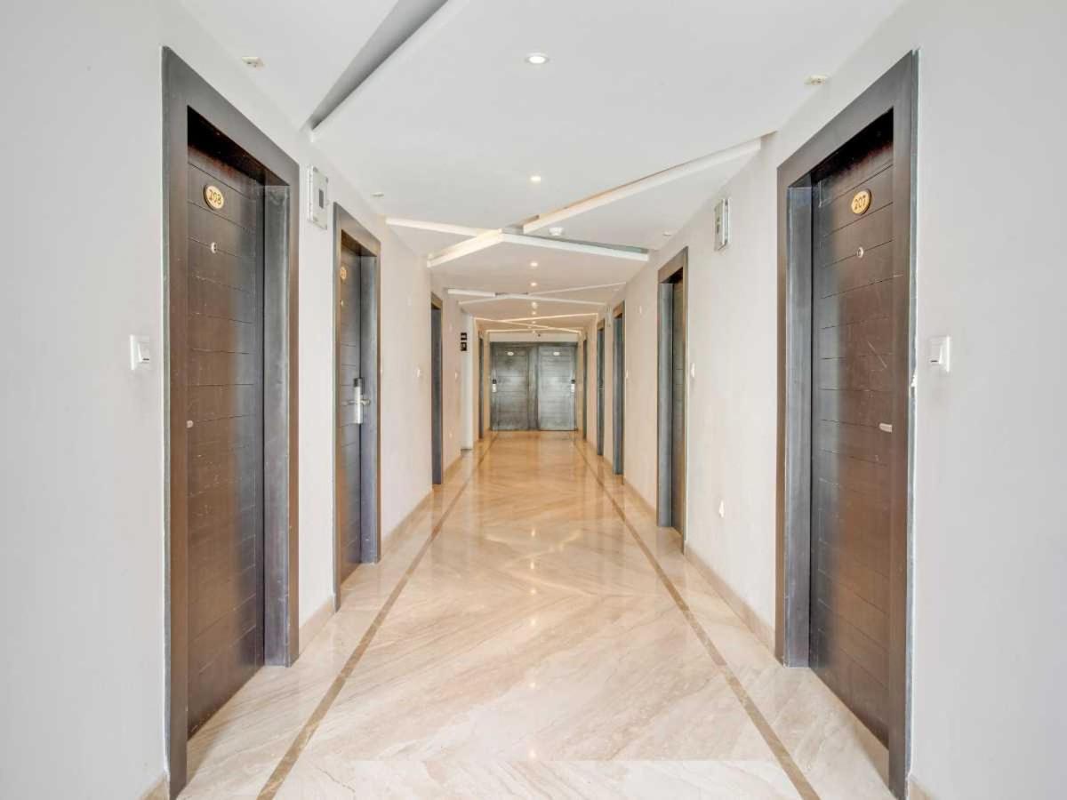 Hotel Sandstone Inn Лакнау Екстериор снимка